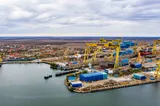 Datoriile Șantierului Naval Mangalia au trecut de 2,1 miliarde de lei: cum riscă creditorii și angajații să rămână fără bani înainte de noua licitație