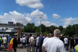 Protestul disperării la Șantierul Naval Galați. Oamenii au primit doar 500 de lei pentru luna mai – VIDEO