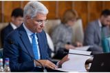 Dragoș Pîslaru se duce la Bruxelles ca să-i convingă pe cei din Comisia Europeană că demnitarii nu merită creșteri salariale
