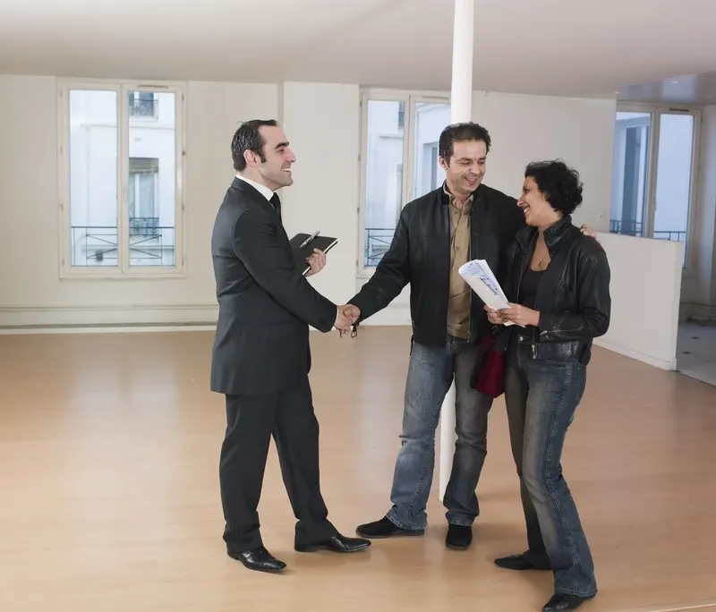 agent imobiliar