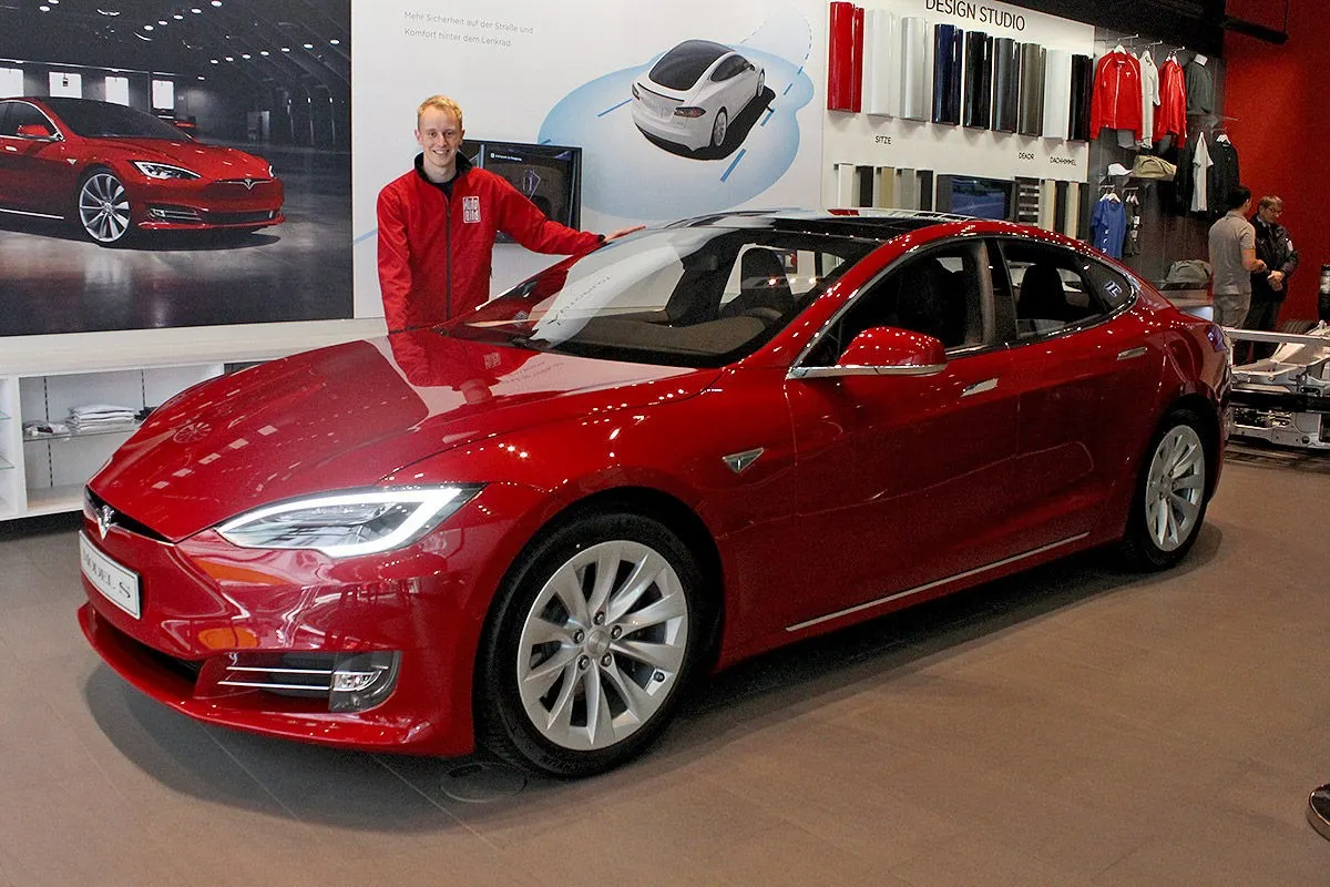 Tesla-Model-S-Facelift-2016-im-Test-Sitzprobe-1200x800-a66a820ba2824e7a
