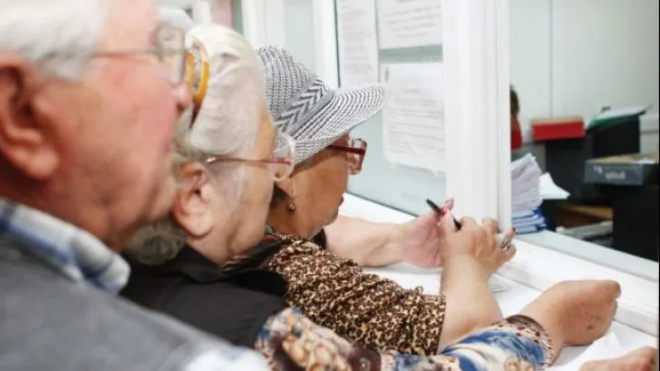 pensionari35374ghiseu