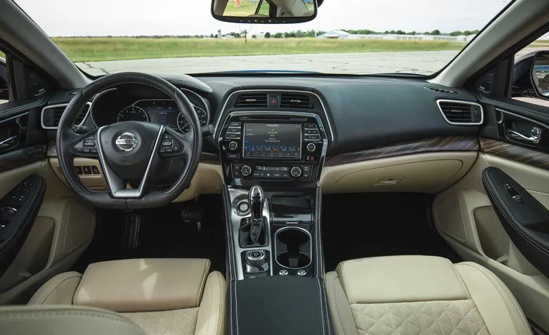Nissan437483Maxima