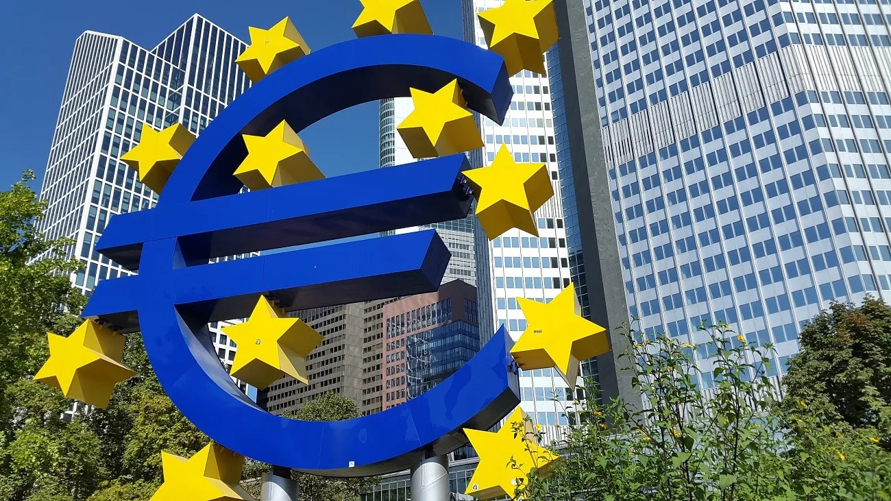 11bce-euro-3338754_