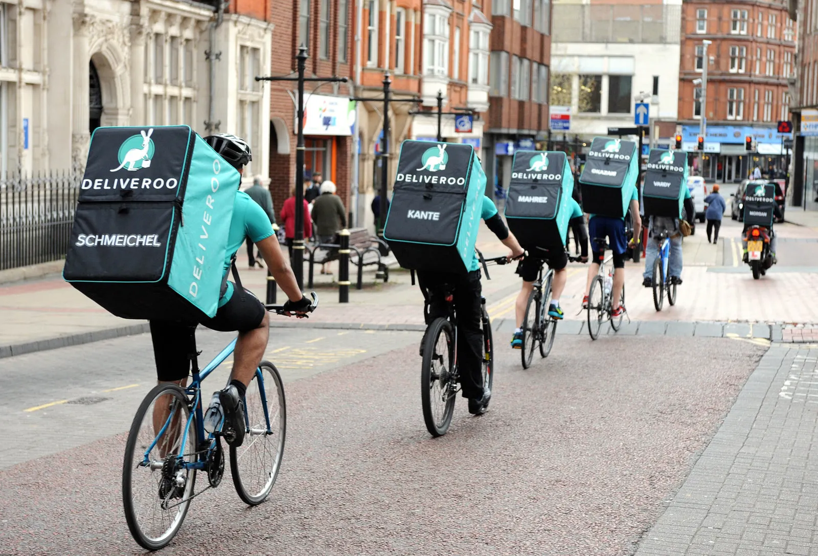Delivery riders pay tribute to Leicester City triumph