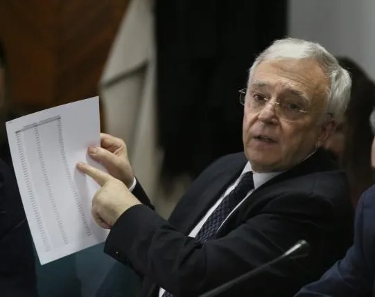 Mugur Isărescu, guvernatorul BNR