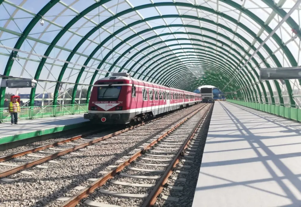 Primul tren de test a ajuns în Aeroportul Otopeni