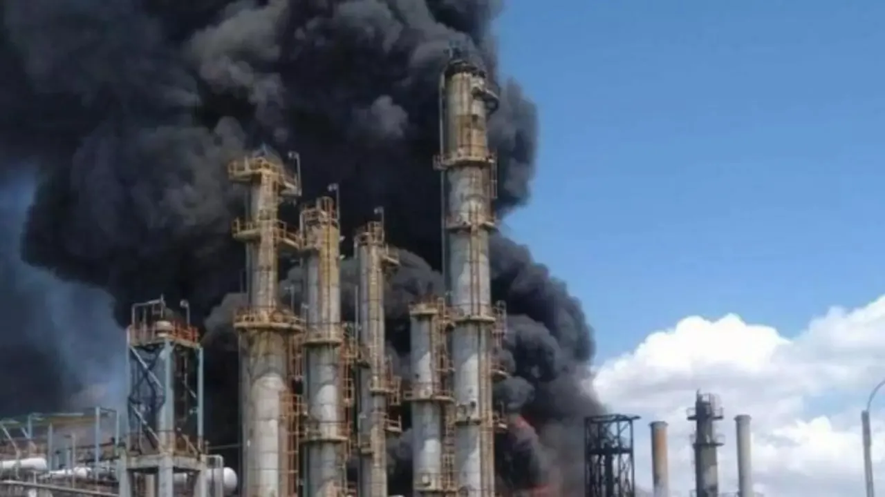 explozie-petromidia-nor-toxic-litoral-pericol-turisti-714573_a9d7d1cb5e