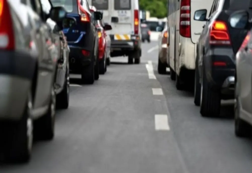 Taxă de poluare în București începând cu 2023? Iată noul PROIECT al Primăriei Capitalei