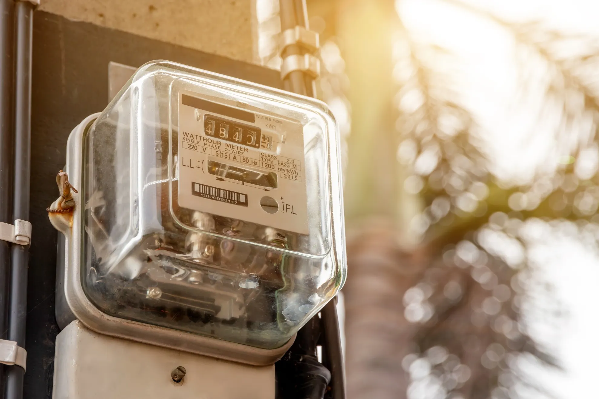 Cine verifică contoarele de energie electrică? Precizări de final de an de la ANRE