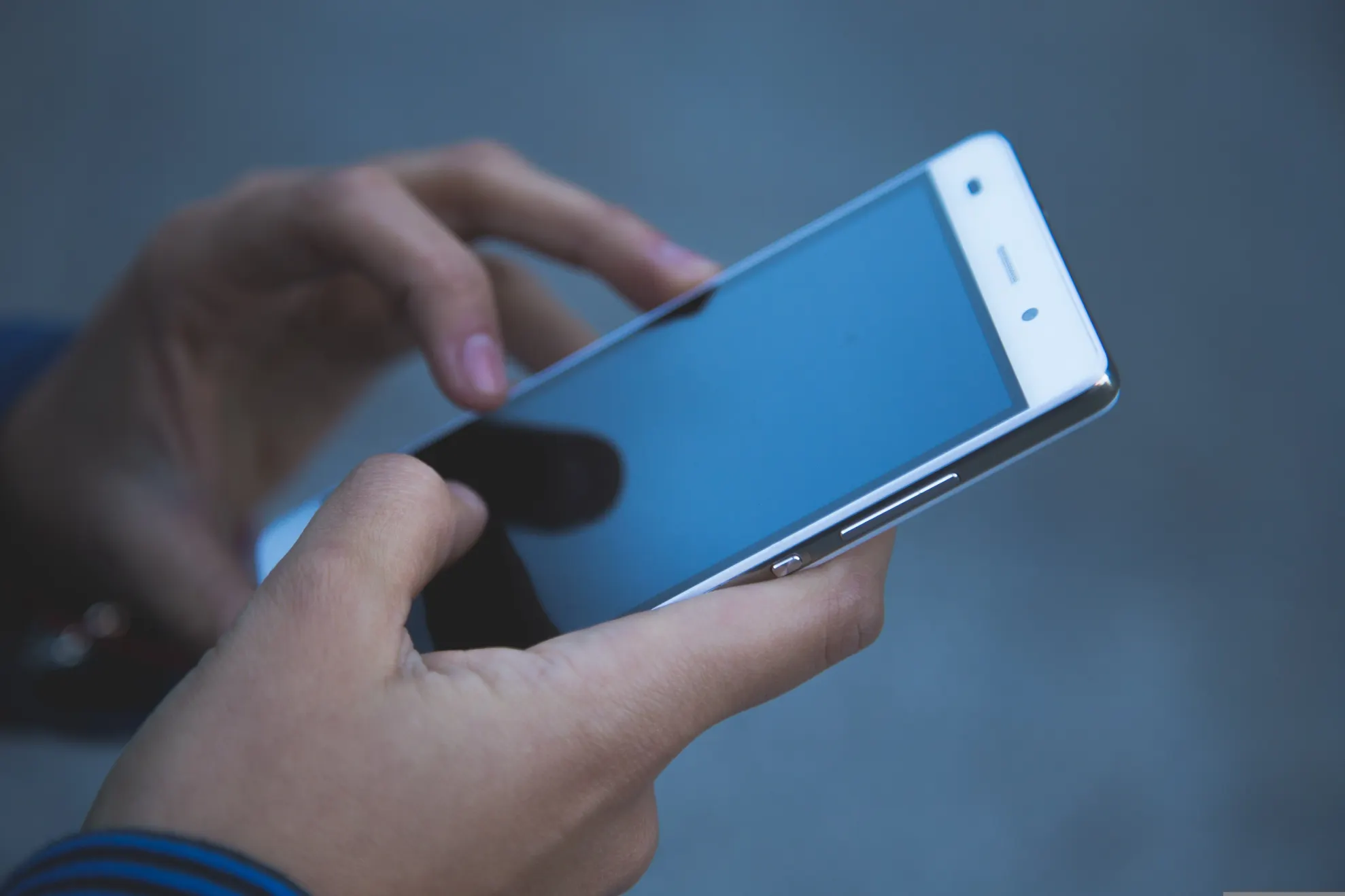 Un mare producător de telefoane se retrage din România.