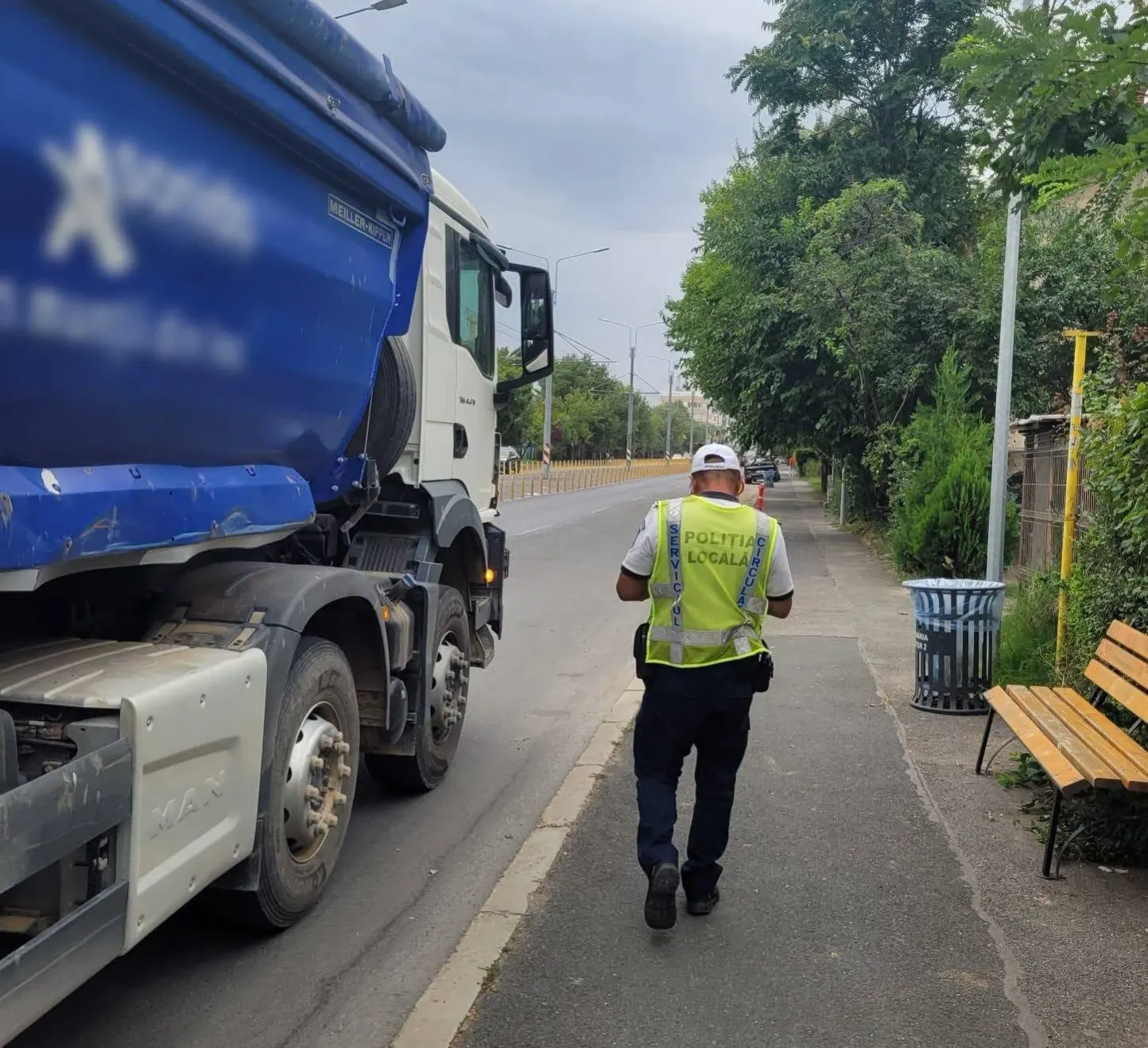 Taxe noi pentru traficul greu în București. Foto/Poliția Locală