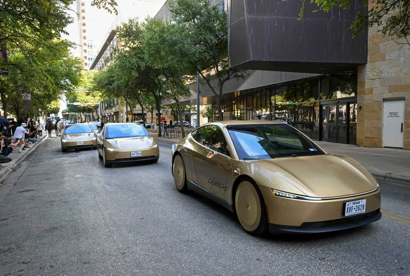 Tesla lansează taxiurile fără șofer, dar legislația este pusă la încercare. Foto/Profimedia