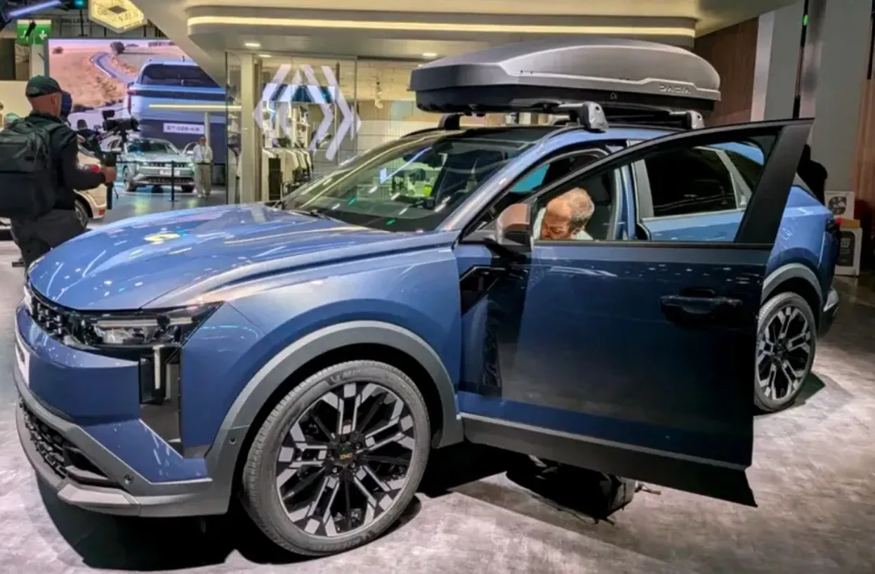 Dacia la Salonul Auto de la Paris. Foto/Economedia