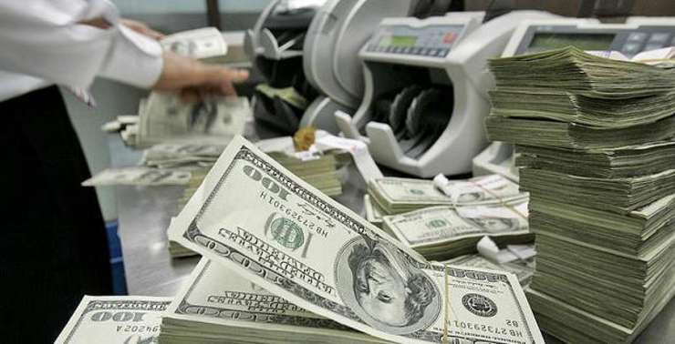 teancuri-dolari-ghiseu-bancar