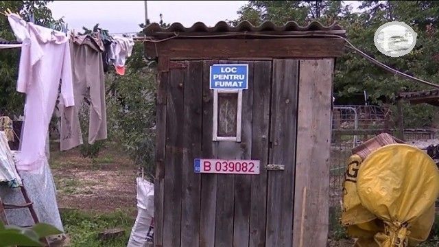 wc in curte !!1atentie !!! este de pe  Antena 1