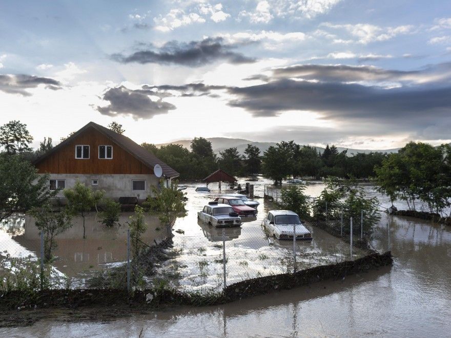 Pagubele-Produse-de-inundatiile-de-marti-4