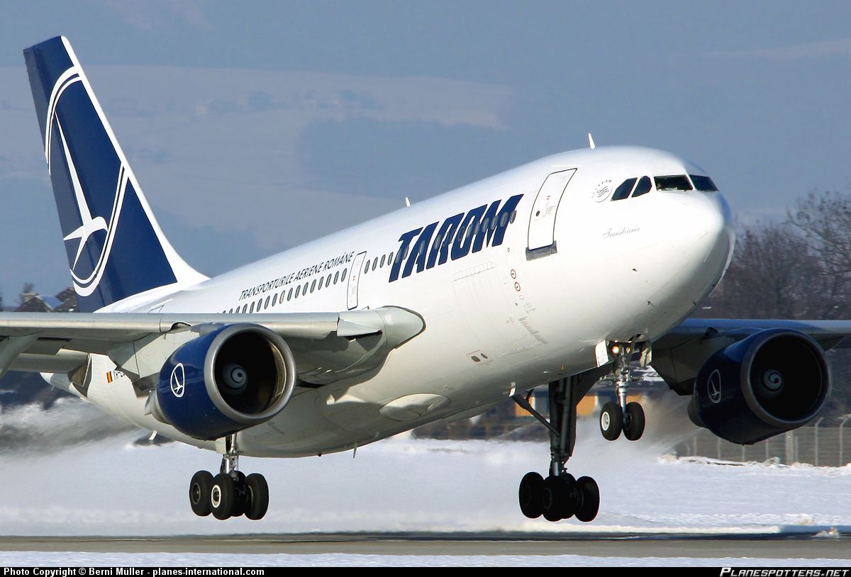Avion_Tarom1