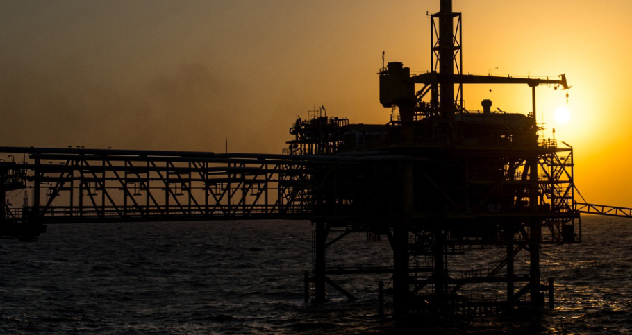 Platforma Marea Neagra (foto: Ali Mohammad Bloomberg)