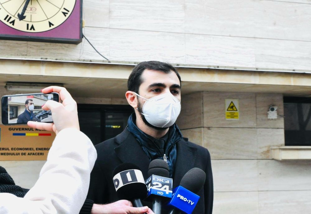 Ministrul Economiei, Claudiu Năsui: ”Sunt sute de astfel de cazuri, de agenţii şi de companii care sunt pure sinecuri politice”