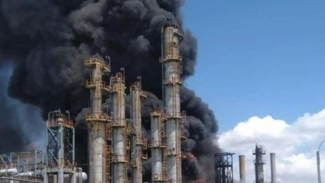 explozie-petromidia-nor-toxic-litoral-pericol-turisti-714573_a9d7d1cb5e