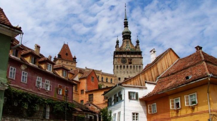 sighisoara_tower_clock1_600x450_65859500