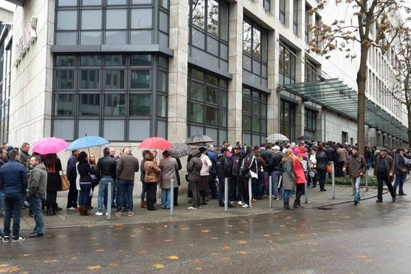 Se muta și cozile pe online? ANAF ajută la transmiterea declarației unice, dar pune în pericol plăţile taxelor via Net