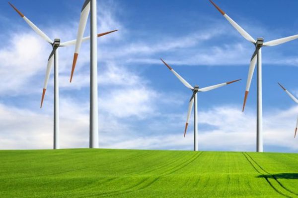 Fost star regional, România pierde investitori în energia regenerabilă