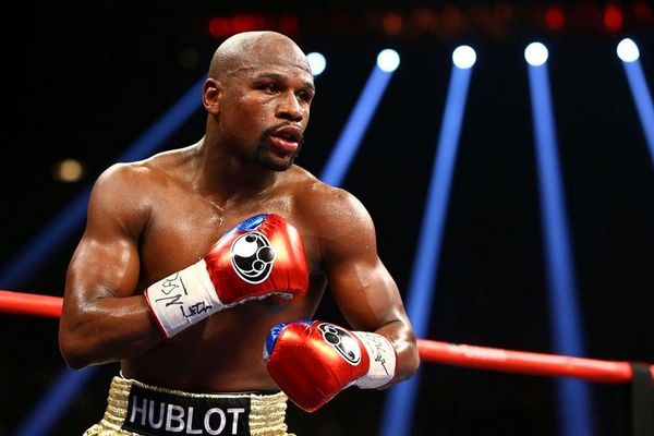 Nu a primit niciodată o lovitură atât de puternică. Cine l-a făcut KO pe Floyd Mayweather