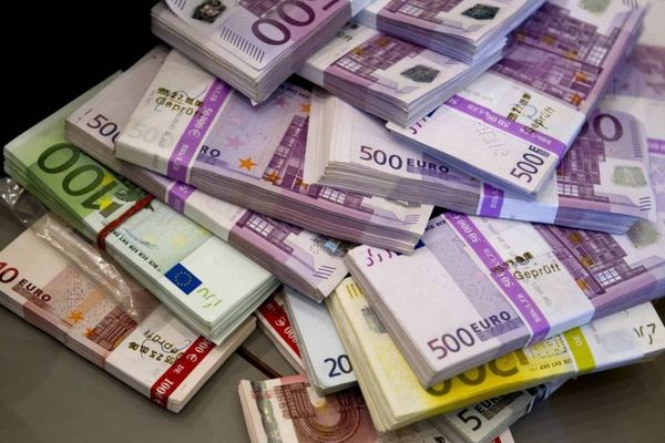Se repetă scenariul crizei? Importurile au crescut mult peste exporturi, semn al unei economii supraîncălzite