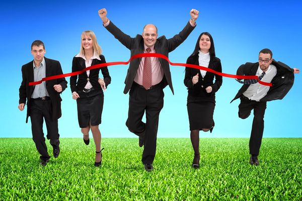 Experții confirmă. Persoanele de peste 40 de ani ar trebui să lucreze doar trei zile pe săptămână