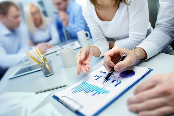 Românii se tem de joburile temporare. De ce suntem ultimii din UE