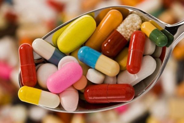 Deficitul comercial nu are leac. Importurile de medicamente cu mult peste exporturi