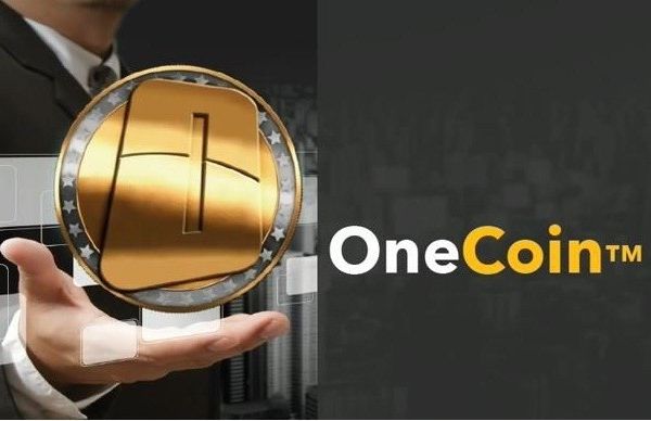 Băicoi s-a dat pe OneCoin. Vânzarea uriașă în criptomonede a unui teren