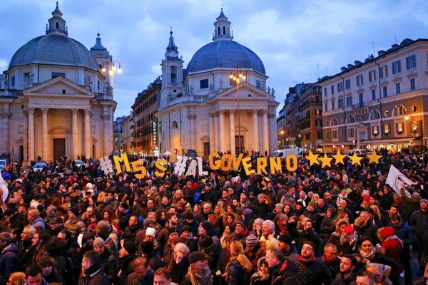 Populiștii italieni se pregătesc să preia guvernarea. Au convenit la taxa unică de 15% si venitul minim garantat
