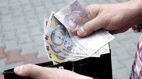 Romanii au castigat mai putin in iulie