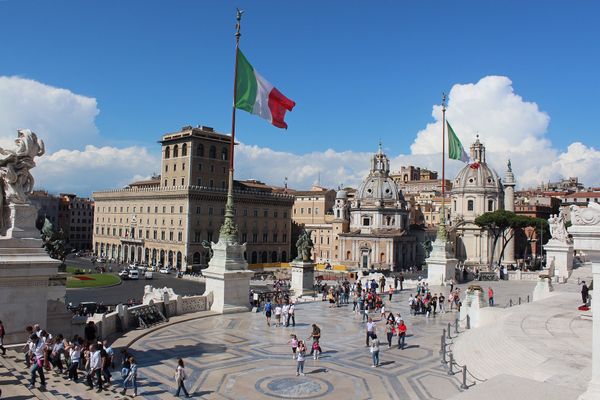 Europa se înfioară. Populiștii italieni aduc în discuția publică ieșirea din zona euro