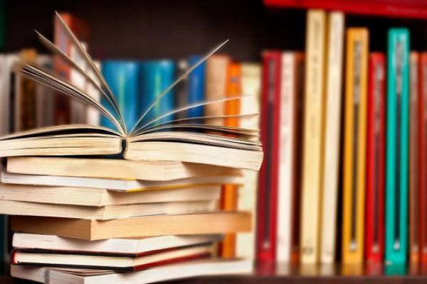 Românii se întorc la lectură. Topurile afacerilor cu cărți