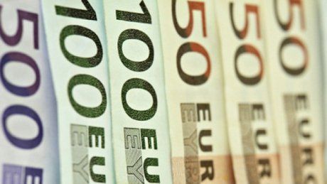 Leul se depreciază cu 0,38% până la 4,64 lei/euro