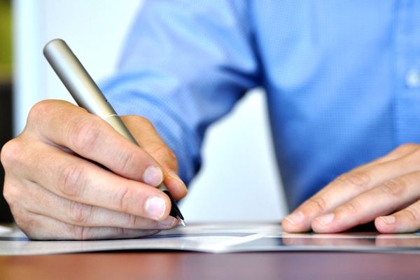 Primarii nu vor mai semna ca...primarul, prin noul Cod administrativ