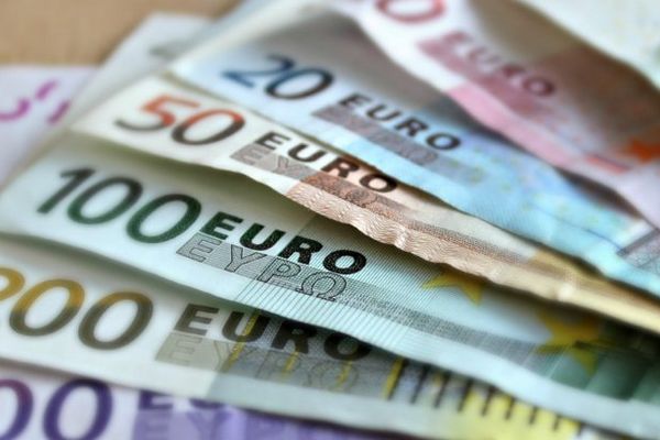 Doar trei țări UE stau mai bine decât România la datoria guvernamentală