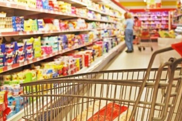 Managerii din comerț și servicii anticipează scumpiri în următoarele luni