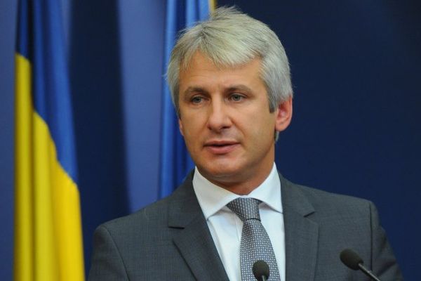 Teodorovici insistă să prezinte nerealizările ca performanțe