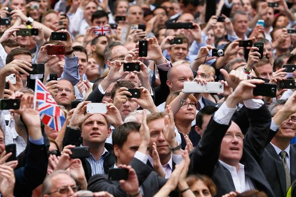 Cetăţenii europeni vor beneficia de mai multe drepturi digitale, din această vară