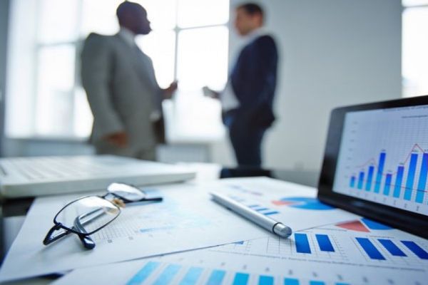 Se va scumpi tot ce este raportat la euro. Vezi ce spune previziunea CFA la 6 luni, pentru cursul de schimb