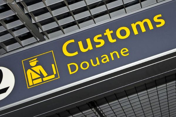 România a semnat Cartea Vamală Europeană