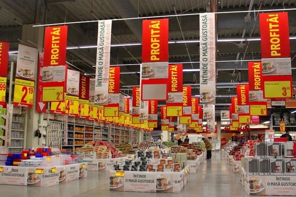 Retailerul rus Svetofor intră în România cu brandul ”Mere”