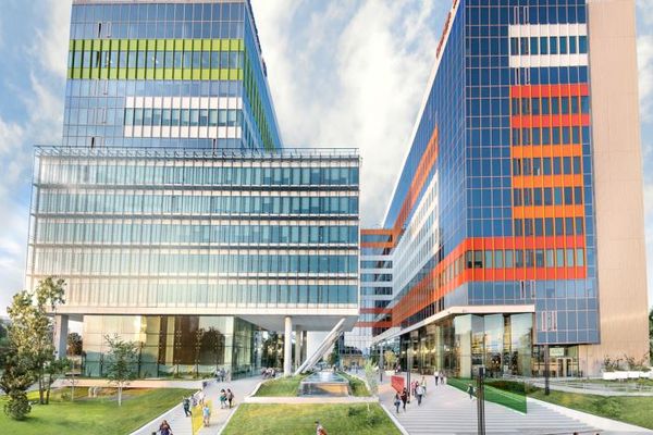 Centrul de servicii de la București al bursei londoneze va funcționa într-un office de 3000 mp