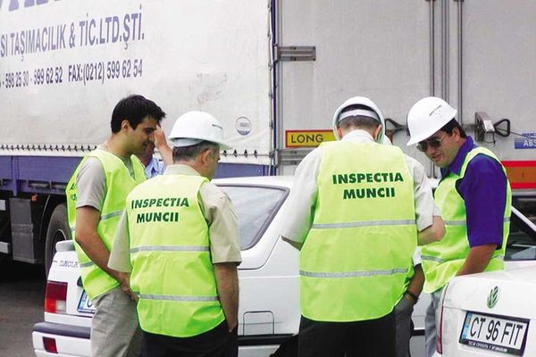Guvernul se chinuie să cârpească deficitul, cu Inspecția Muncii care amendează angajatorii