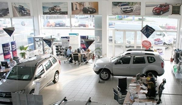 Afacerile cu autoturisme și motociclete au scăzut cu 12% de la începutul anului